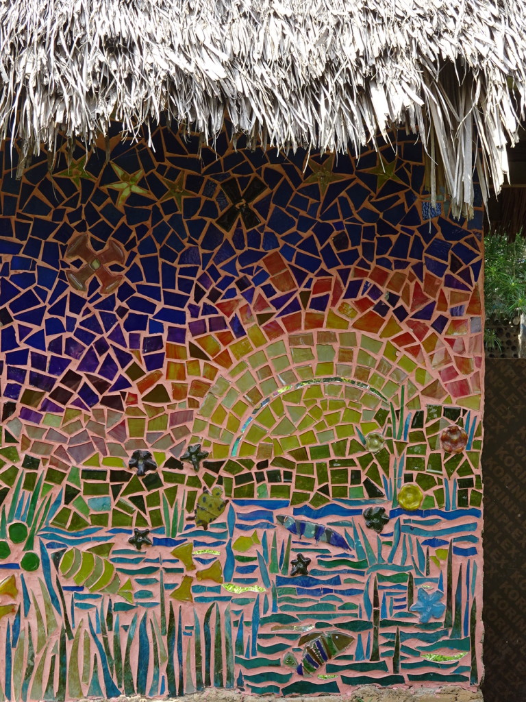 Just liked this bright and cheery mosaic wall.
