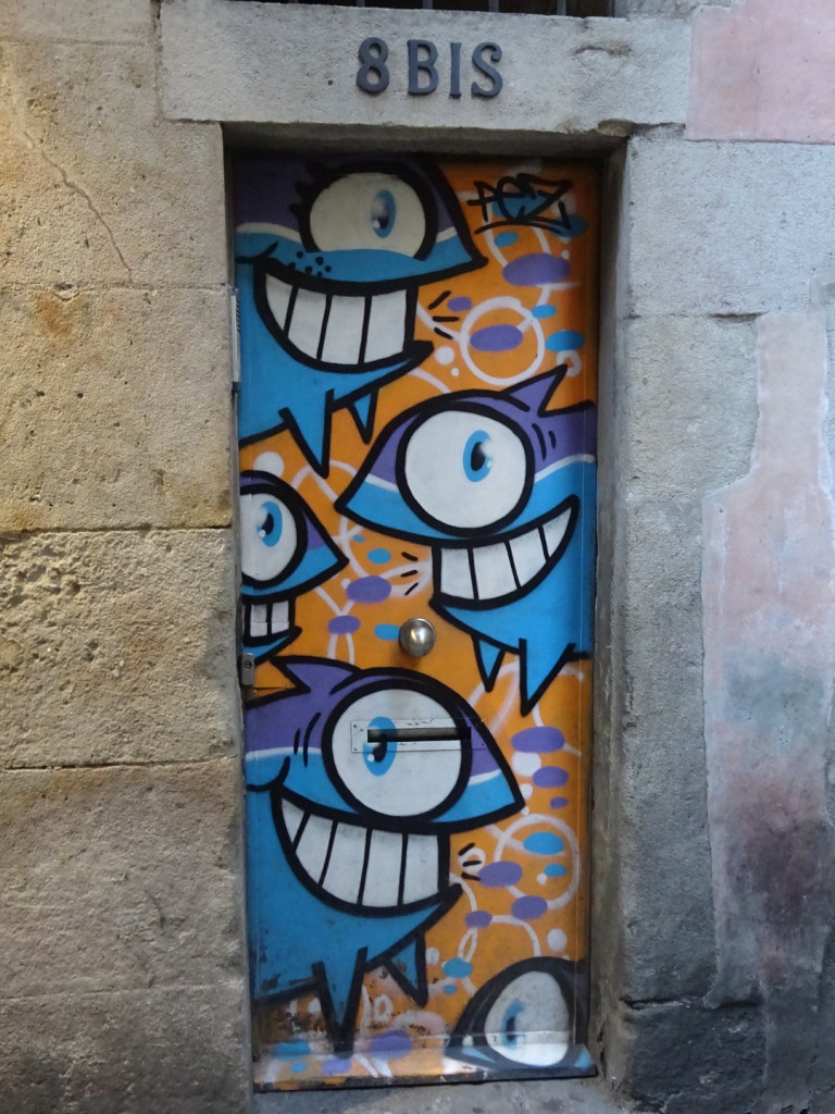 If there's one thing you can say about Barcelonans, they certainly prefer their street art colorful!